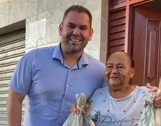 Prefeito Alírio Filho entrega 13 toneladas de peixes para população de Alagoinha