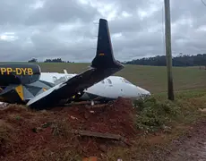 Avião da Cimed sai da pista durante pouso em aeroporto no Rio Grande do Sul