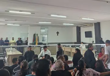 Após protesto e erros em projeto de lei, vereadores rejeitam pedido de empréstimo de quase R$ 100 milhões pela Prefeitura de Mari