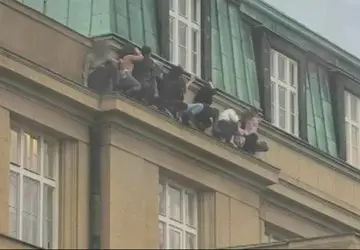 Ataque a tiros em universidade de Praga deixa ao menos 14 mortos