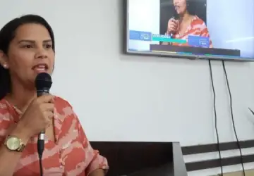 DEU N'OFAROL PB: Vereadora de Mari afirma nunca ter sido do grupo do prefeito e confirma que está analisando seu futuro político