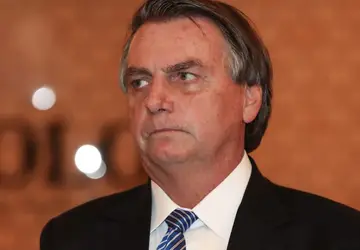 Alexandre de Moraes nega devolução de passaporte a Bolsonaro