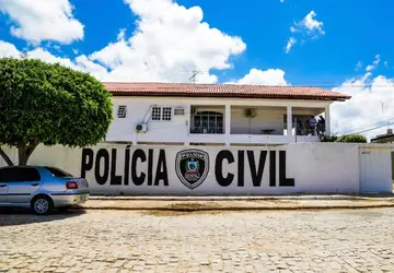 Policial civil é preso suspeito de matar namorado da ex-mulher em bar no Sertão da Paraíba