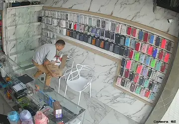 VÍDEO: Dupla rende funcionários e assalta loja de celulares na cidade de Ingá, no Agreste paraibano