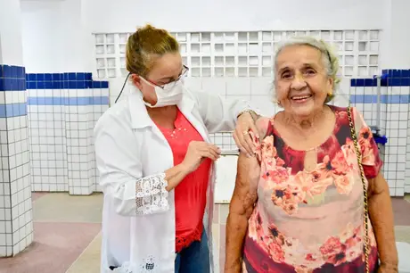 NESTA QUARTA-FEIRA: João Pessoa inicia aplicação de 4ª dose contra Covid-19 em idosos acima de 60 anos