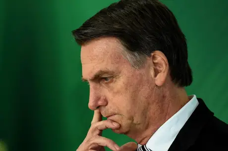 Valor do Auxílio Brasil para 2023 vira guerra no governo Bolsonaro