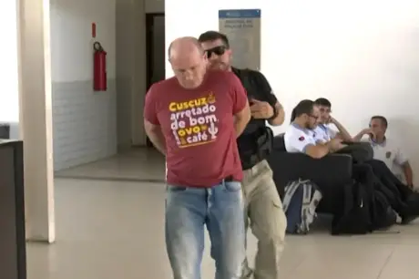 Gringo é preso suspeito de armazenar pornografia infantil, na Paraíba