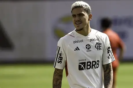 Flamengo suspende Pedro de jogo com o Olímpia e multa o atacante por indisciplina