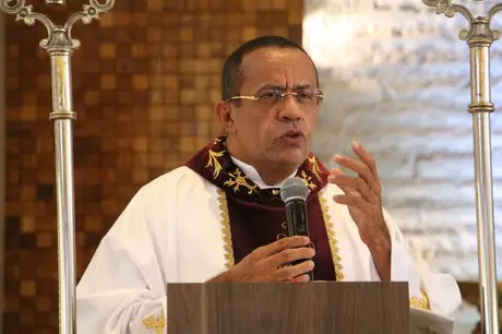 Arquidiocese proíbe padre Egídio de realizar sacramentos até fim de investigações sobre escândalo de furtos em hospital