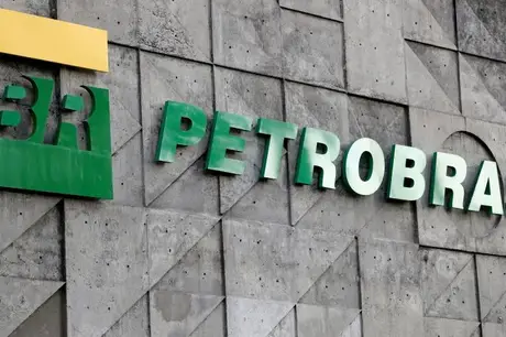 Petrobras assina venda de participação em campos em Santos