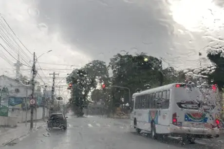 Várias cidades da Paraíba podem ter chuvas e ventos intensos nas próximas horas; alerta Inmet